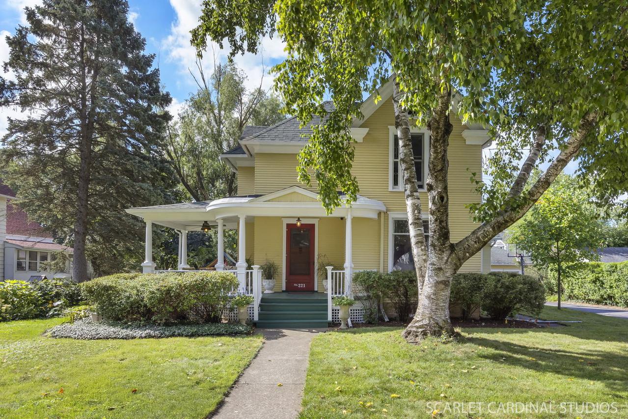 221 E Shannon St., Elburn, IL 60119