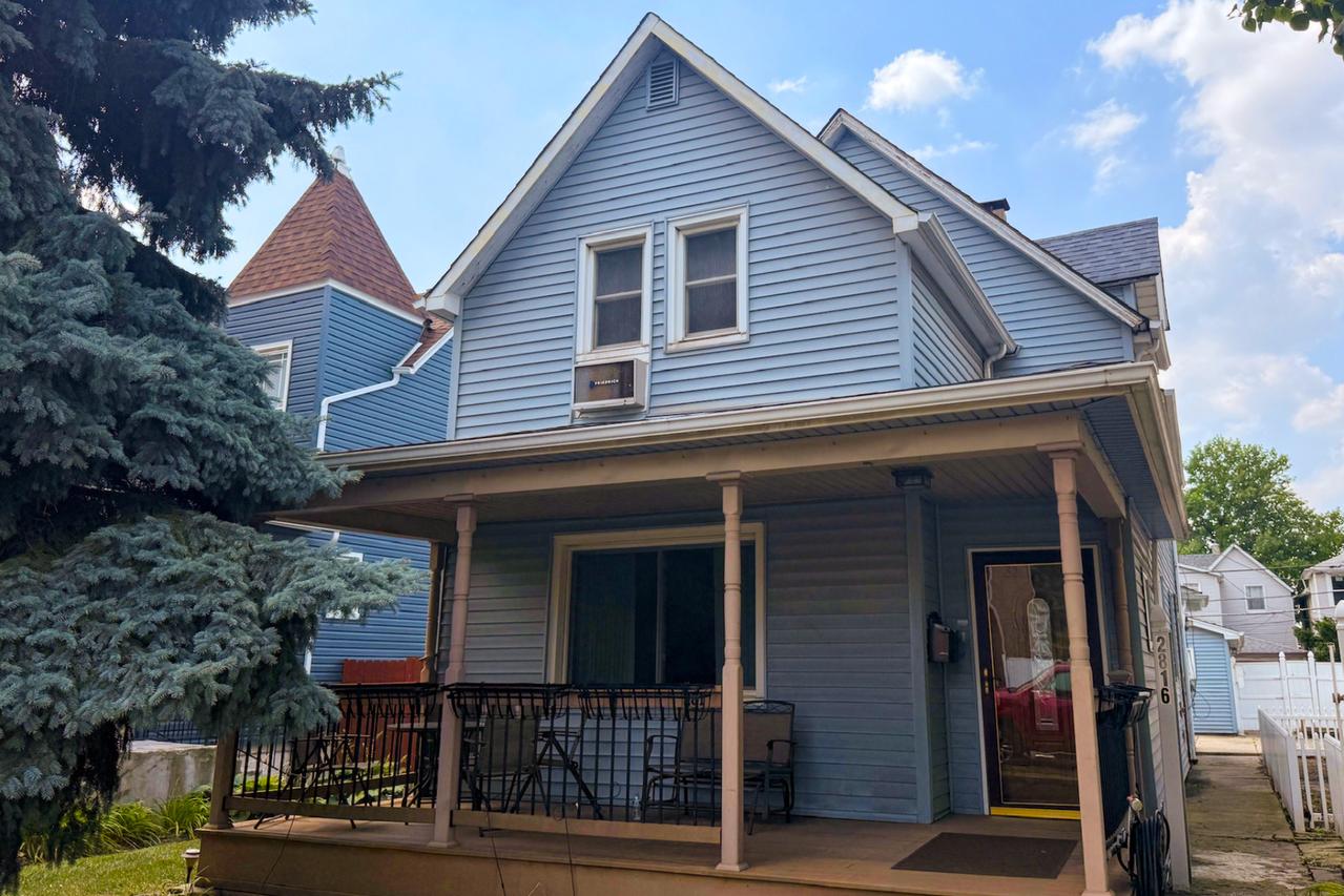 2816 S Austin Blvd., Cicero, IL 60804