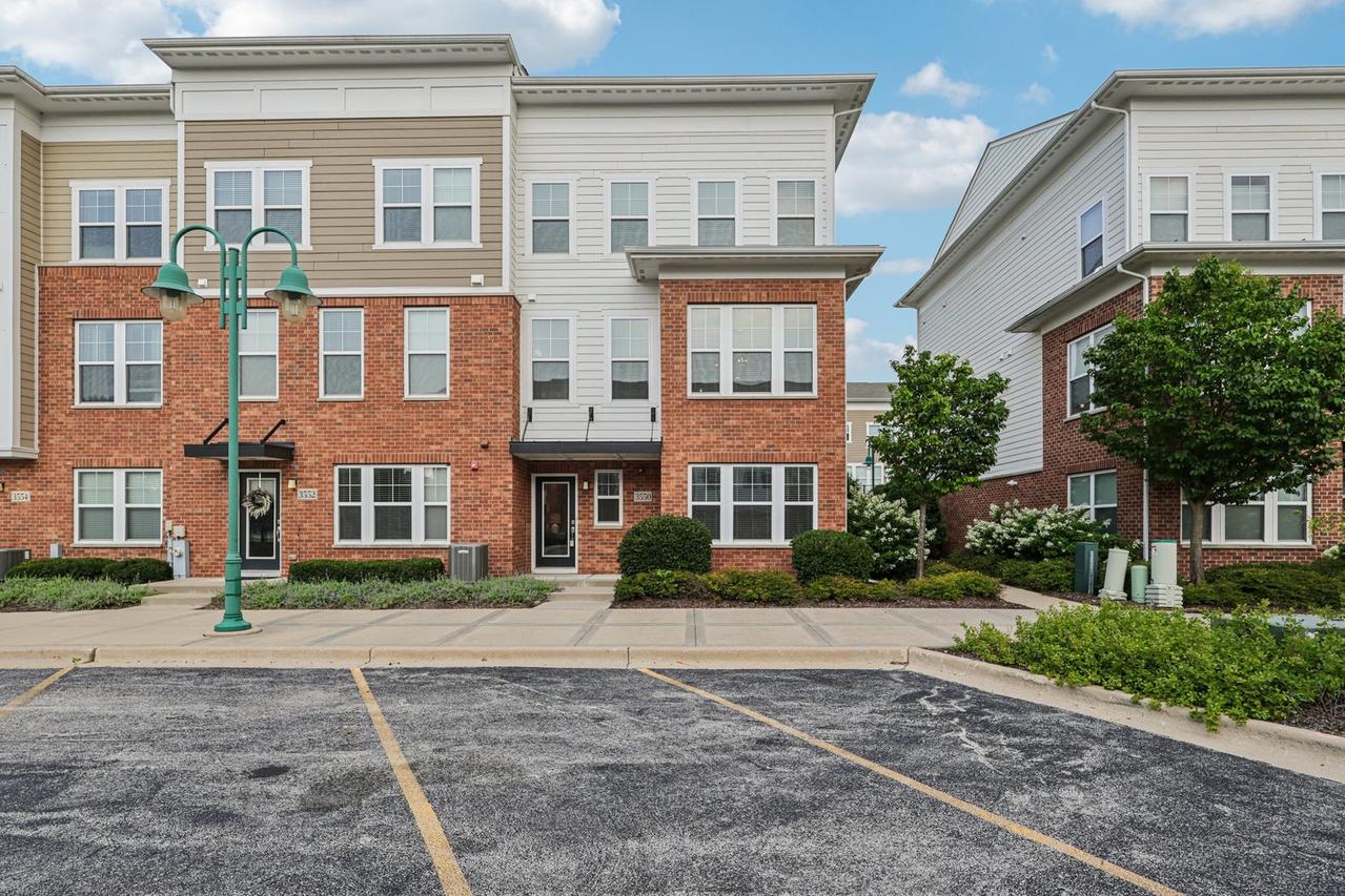 3550 Irving Pl., Woodridge, IL 60517