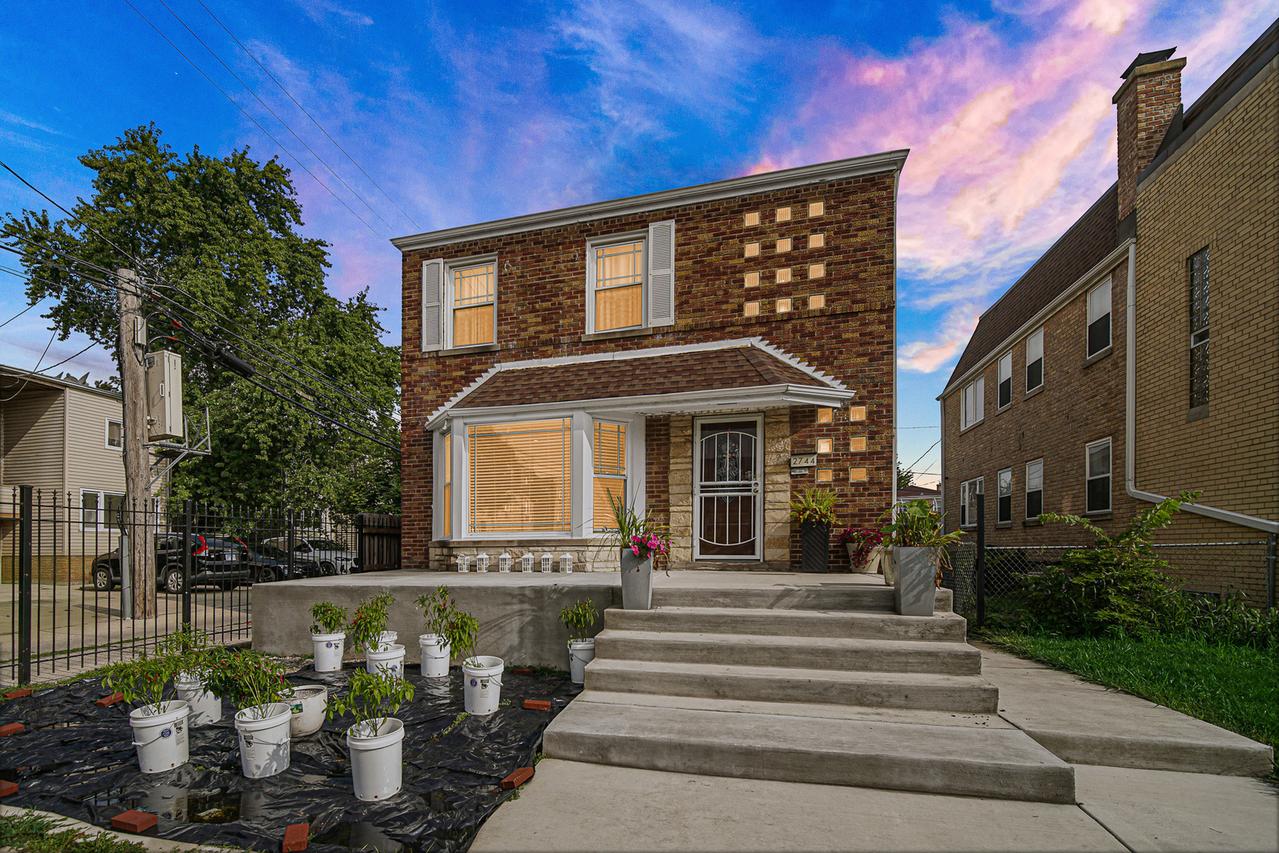 2744 W Catalpa Ave., Chicago, IL 60625