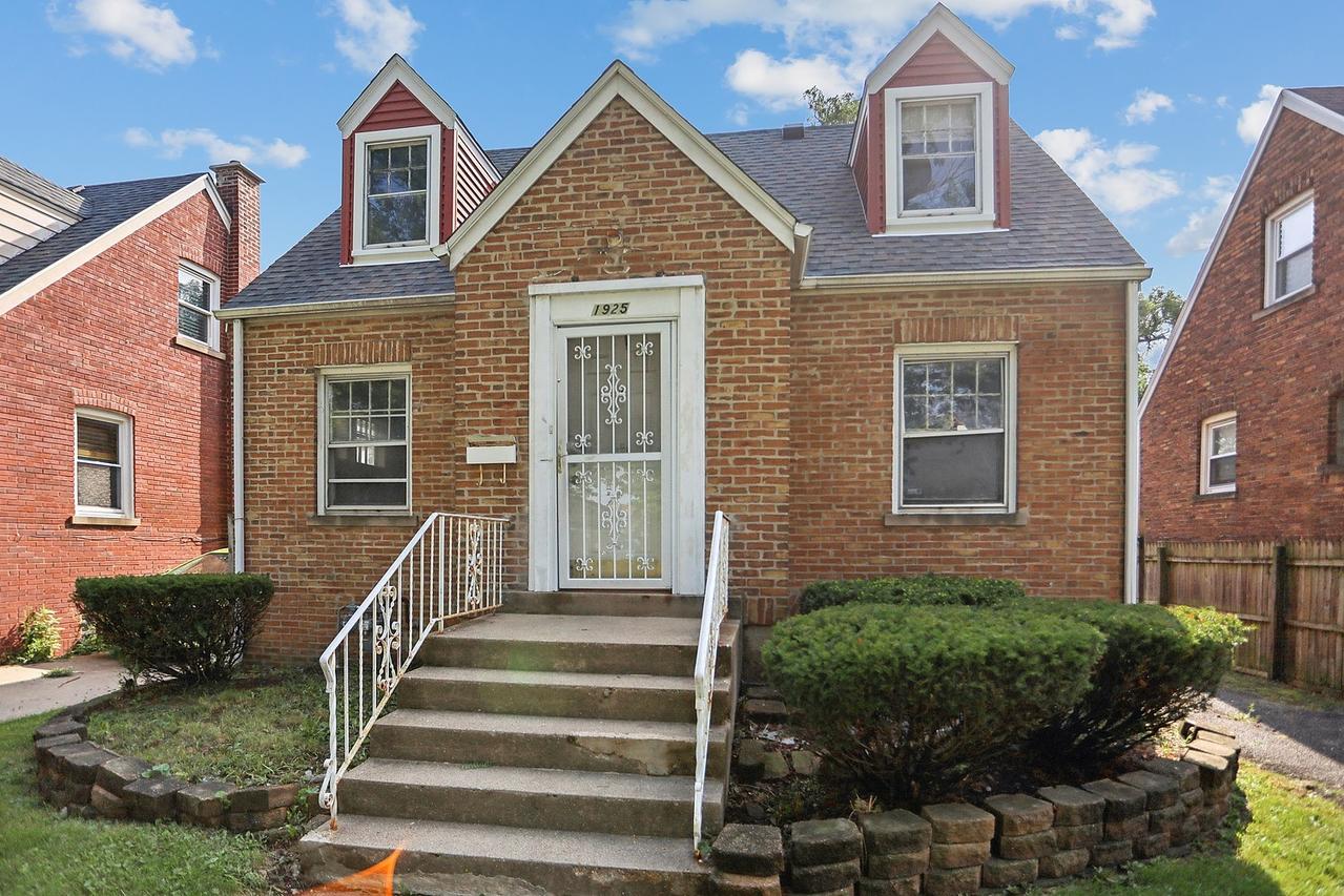 1925 S 22nd Ave., Maywood, IL 60153