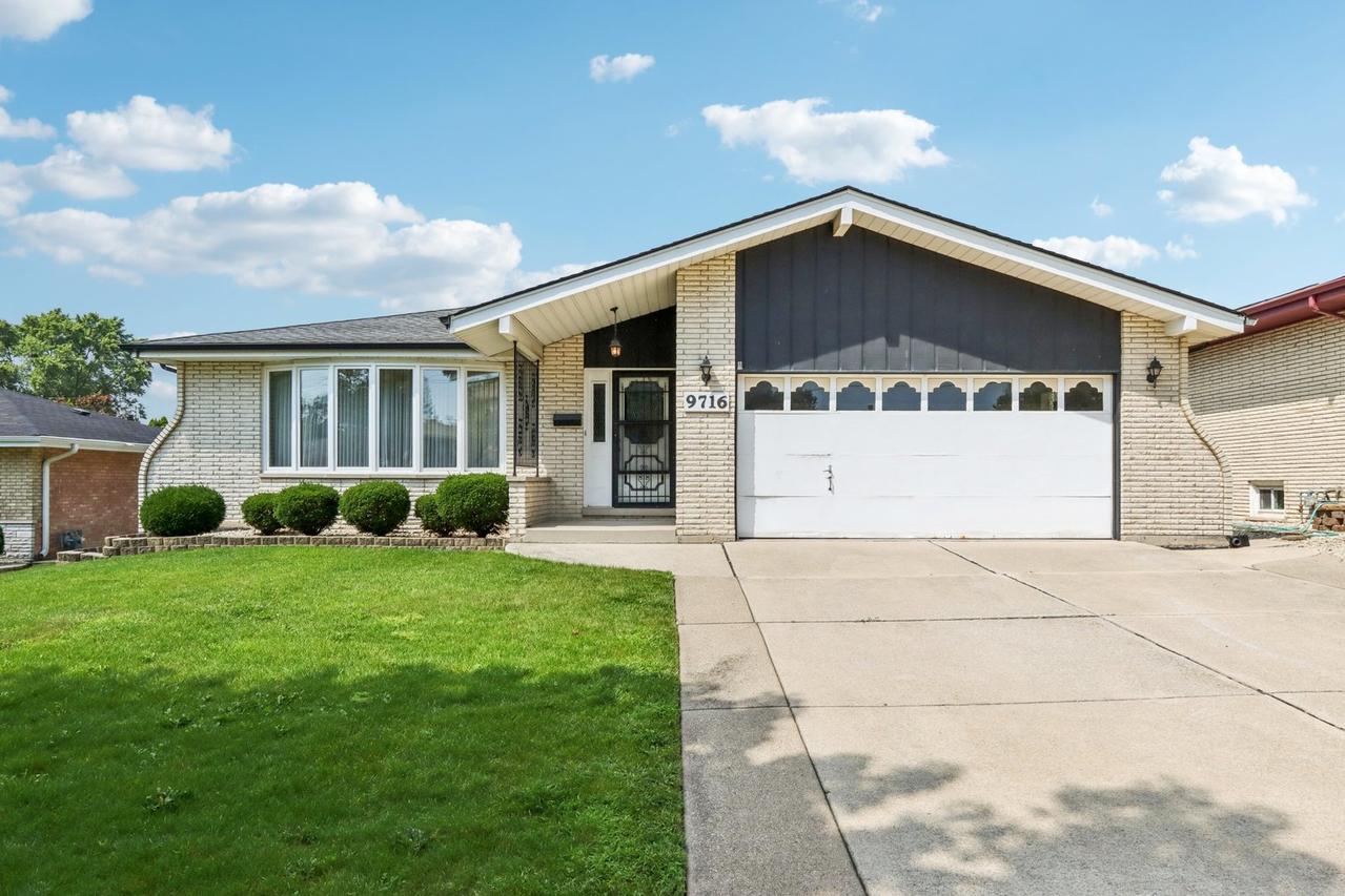 9716 Massasoit Ave., Oak Lawn, IL 60453