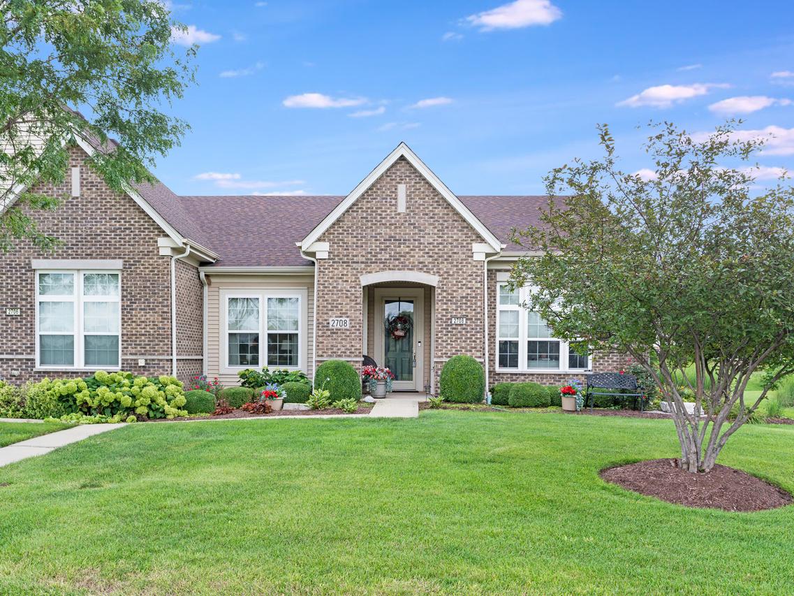 2708 Chevy Chase Ln., Naperville, IL 60564