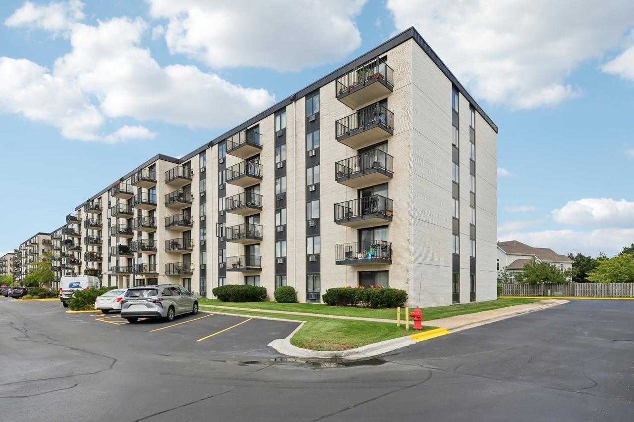 9074 W Terrace Dr. #4A, Niles, IL 60714