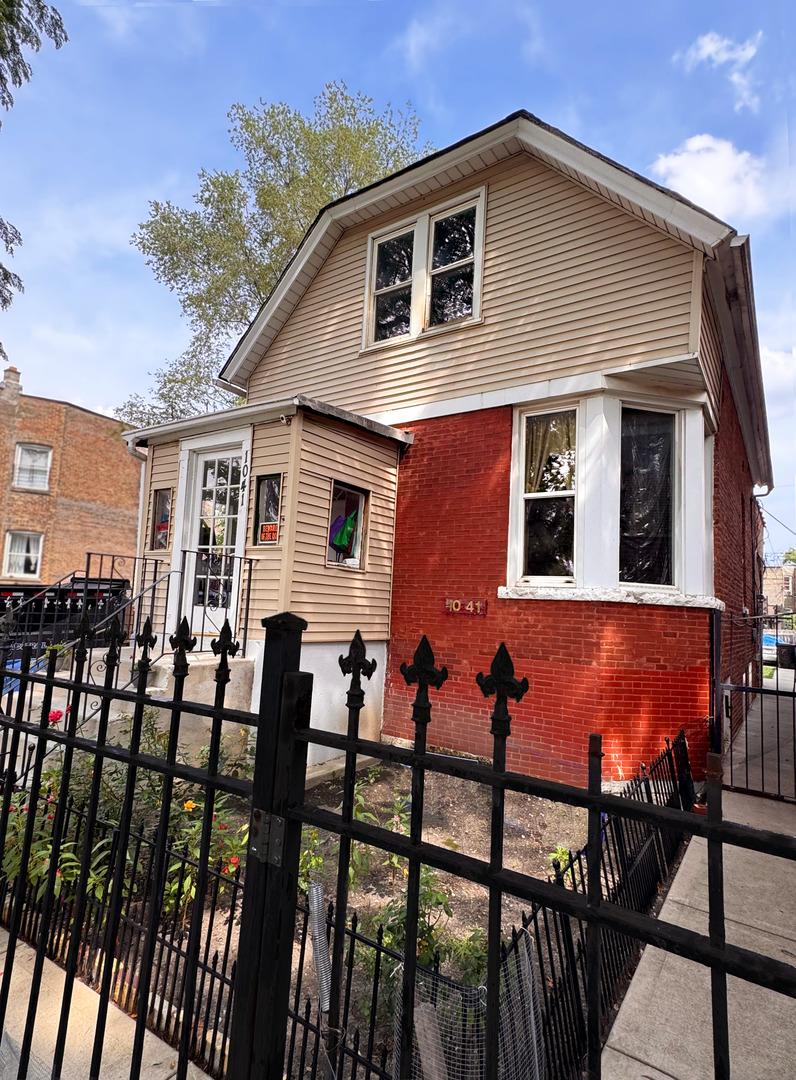 1041 N Ridgeway Ave., Chicago, IL 60651