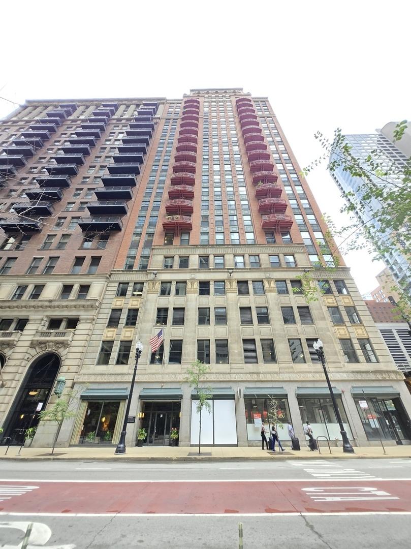 208 W Washington St. #1211, Chicago, IL 60606