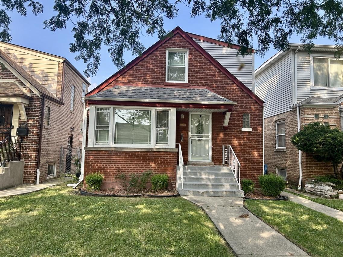 8926 S Jeffery Blvd., Chicago, IL 60617