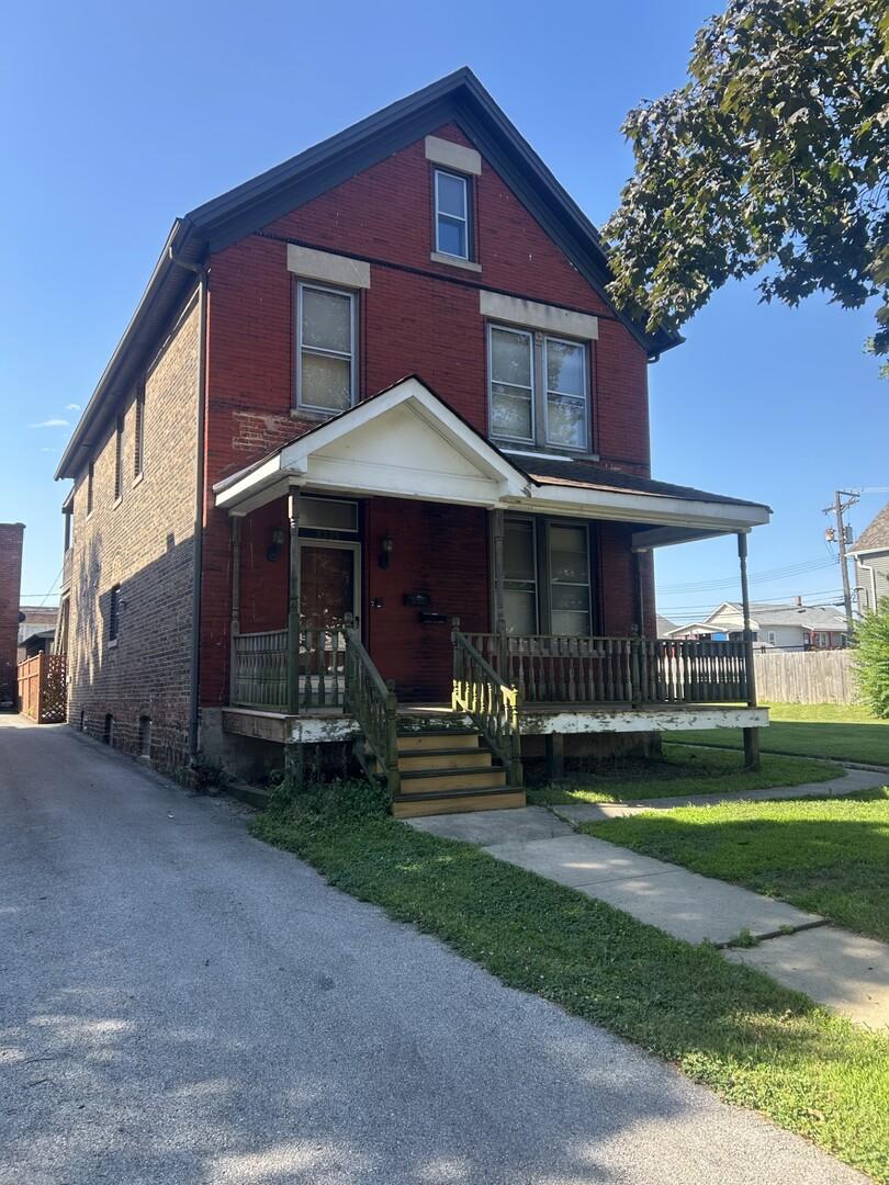 2335 Walnut St., Blue Island, IL 60406