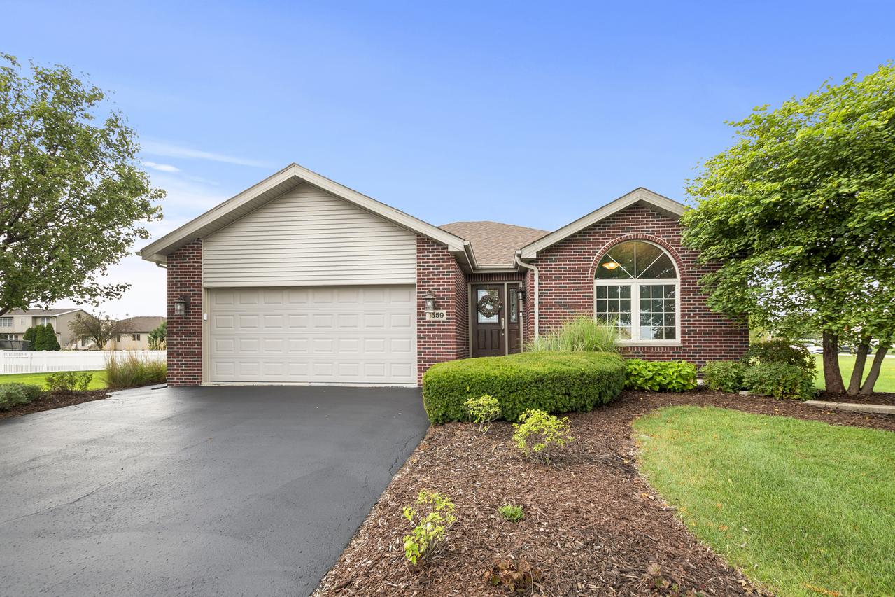 1559 Sawgrass Ln., Beecher, IL 60401