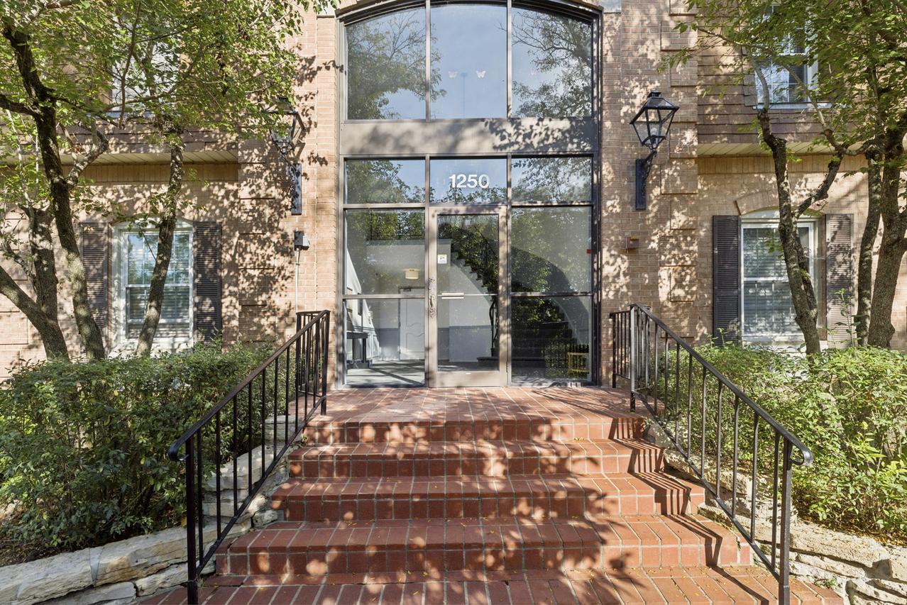 1250 Park Ave. #435, Highland Park, IL 60035