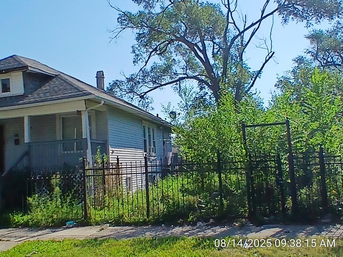 7734 S Muskegon Ave., Chicago, IL 60649