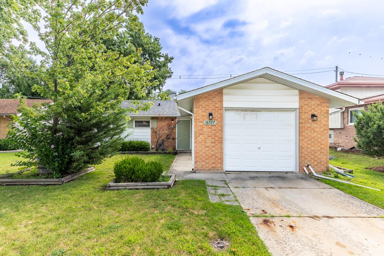 16527 Craig Dr., Oak Forest, IL 60452