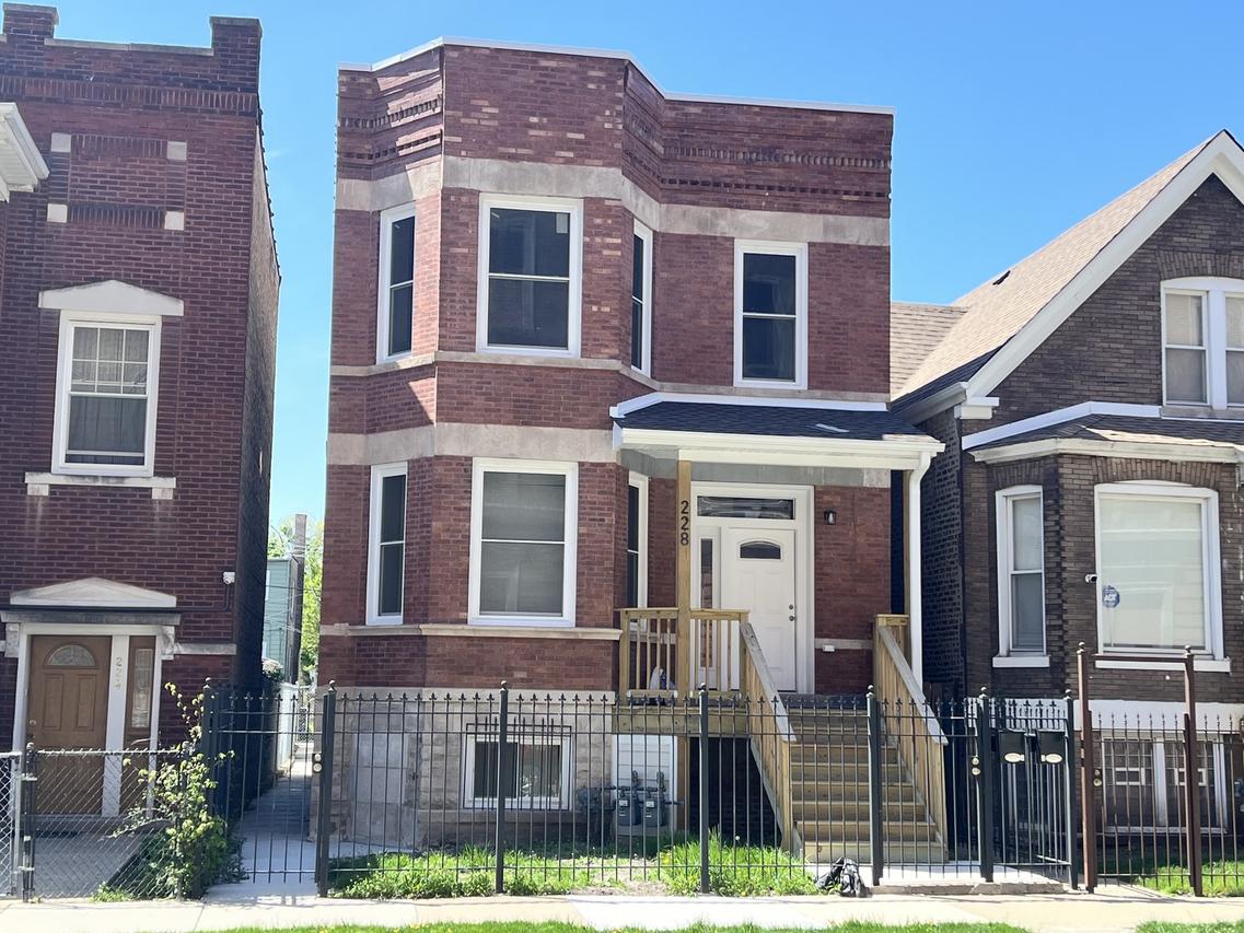 228 N Leclaire Ave., Chicago, IL 60644
