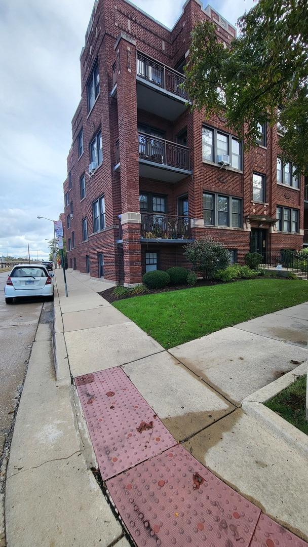 920 Wesley Ave. #1, Oak Park, IL 60304