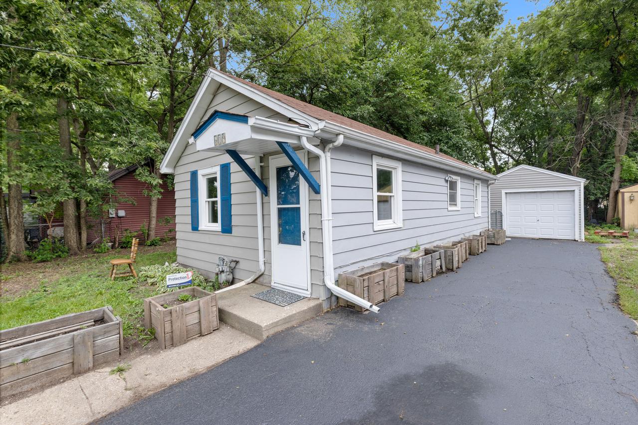 619 Fitch Rd., Rockford, IL 61109