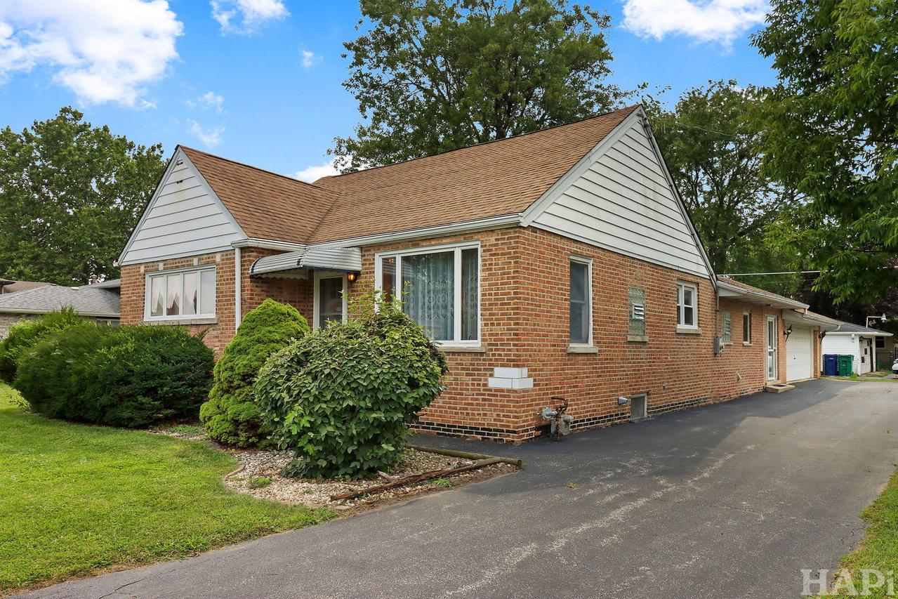8600 Lockwood Ave., Burbank, IL 60459