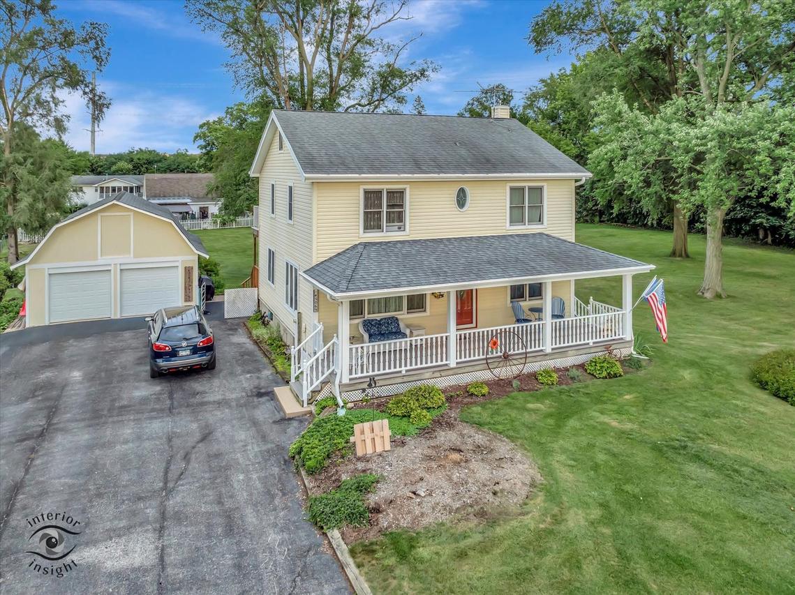 4S069 Barclay Rd., Naperville, IL 60563