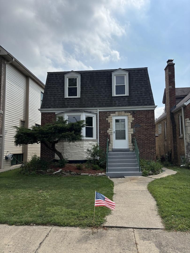 5722 N Leonard Ave., Chicago, IL 60646