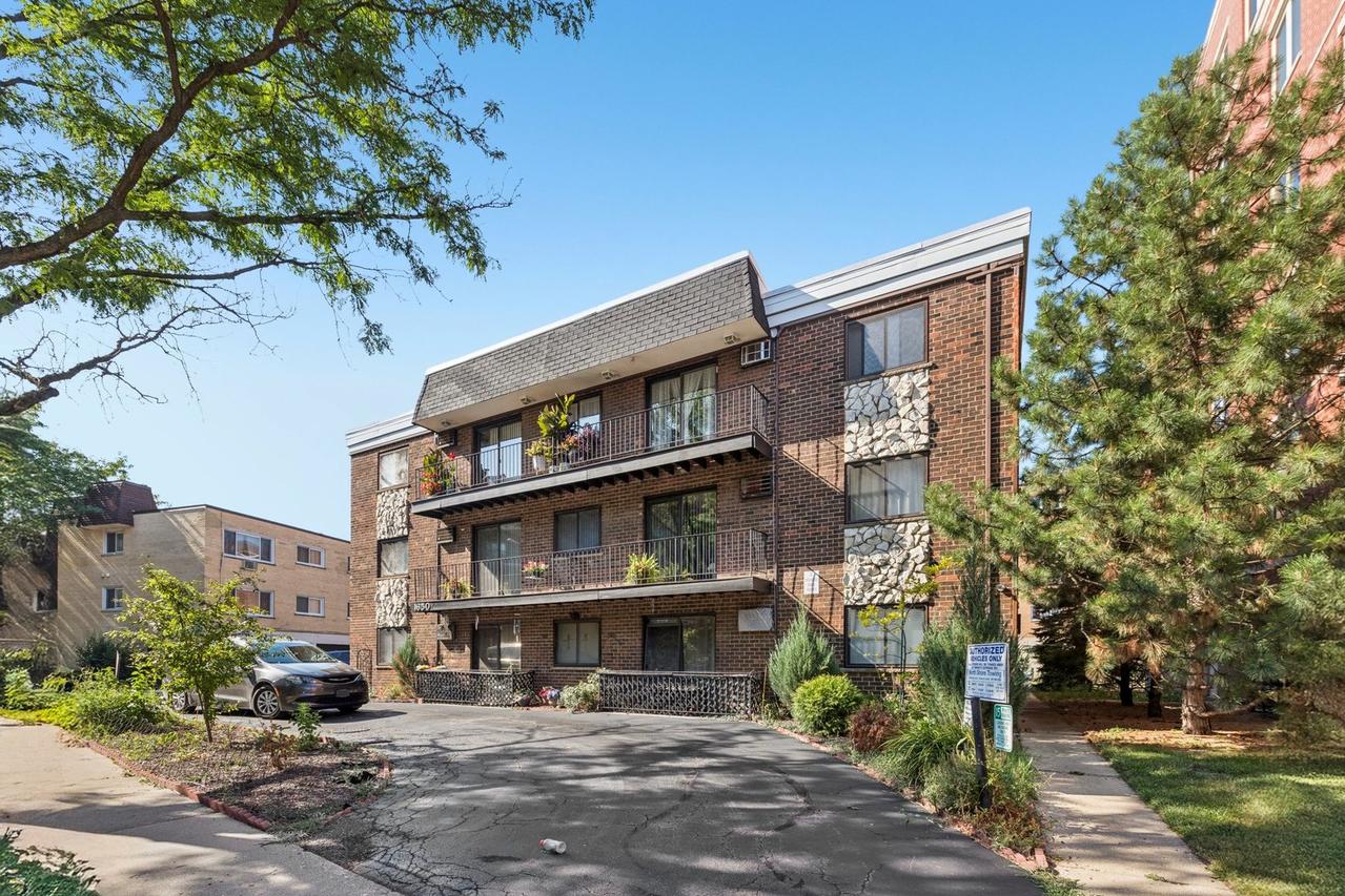 1650 Mill St. #206, Des Plaines, IL 60016