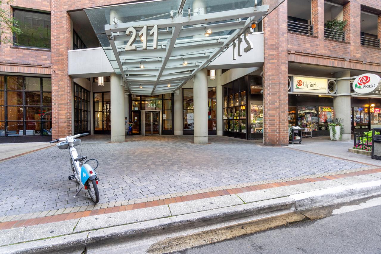 211 E Ohio St. #2806, Chicago, IL 60611