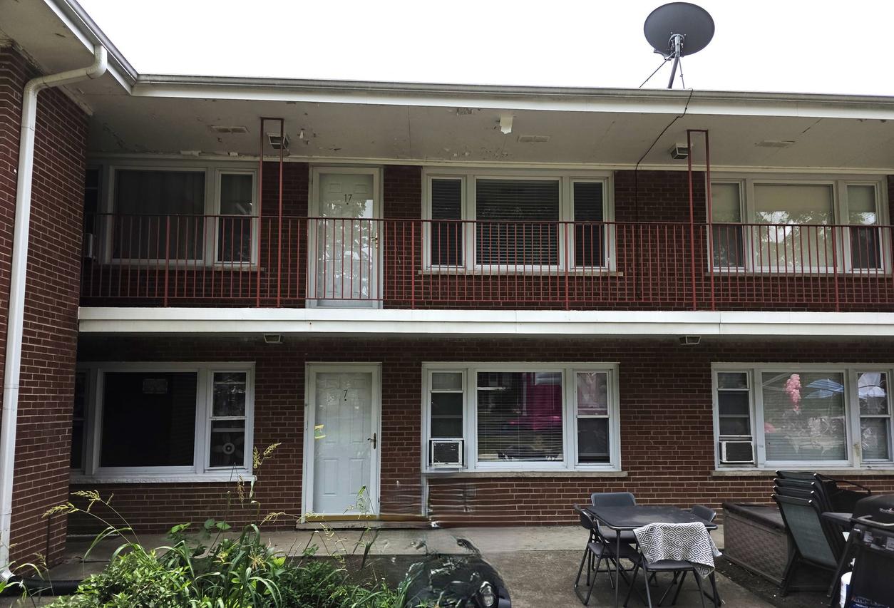 1115 Holiday Ln. #17, Des Plaines, IL 60016