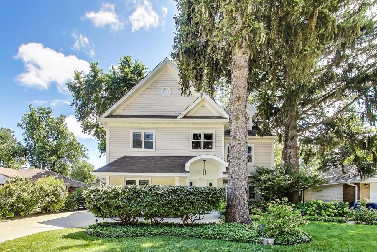 2621 Lake Ave., Wilmette, IL 60091