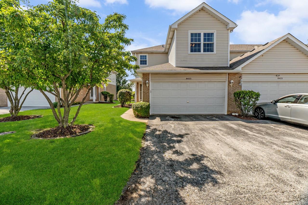 8423 Stratford Dr., Tinley Park, IL 60487
