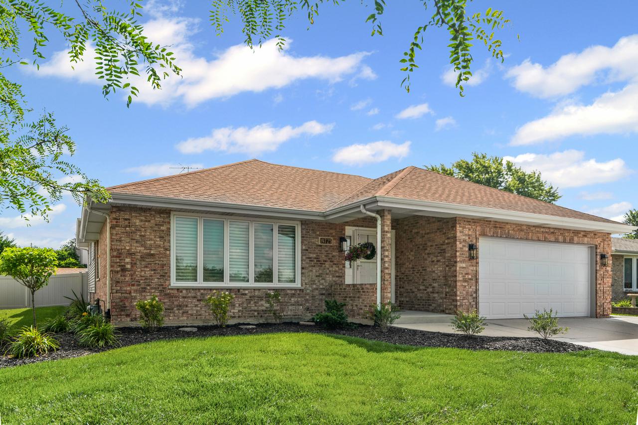19725 S Schoolhouse Rd., Mokena, IL 60448