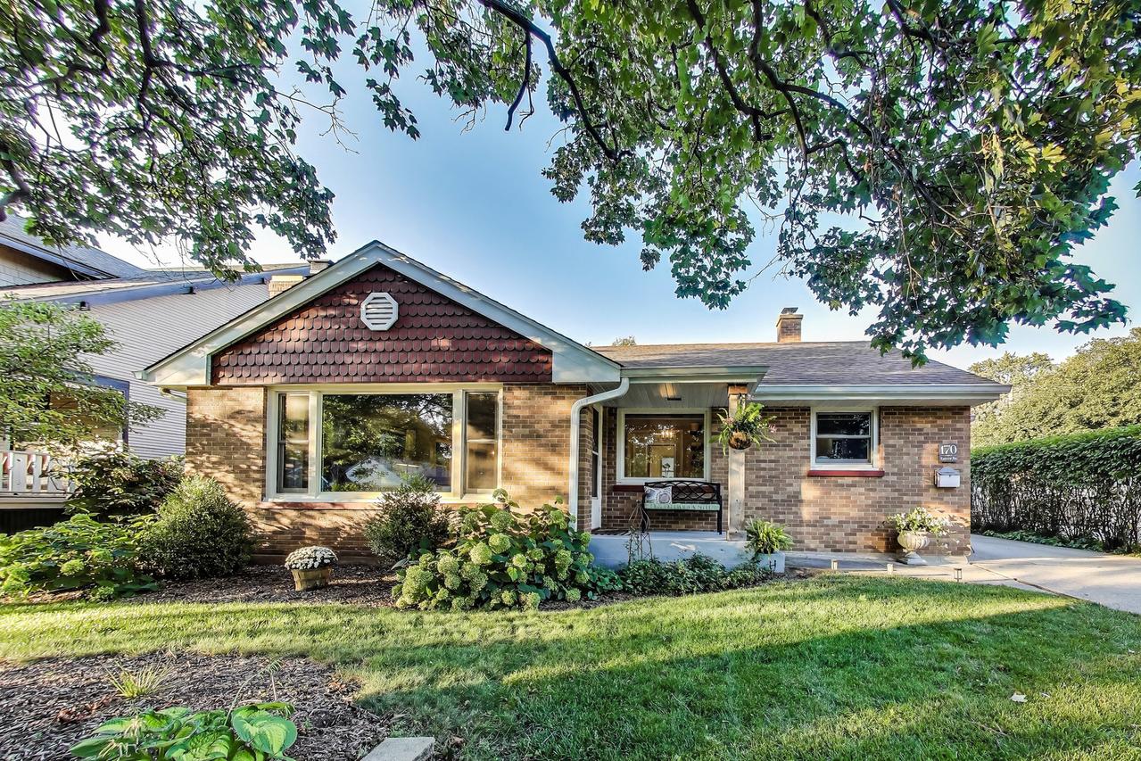 170 Eastview Ave., Crystal Lake, IL 60014