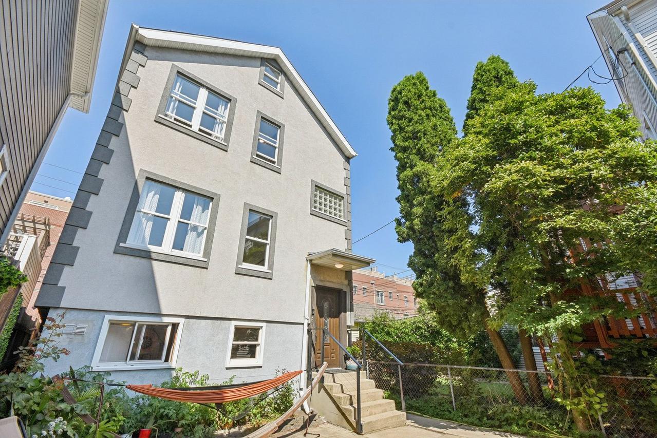 1732 W Fletcher St., Chicago, IL 60657