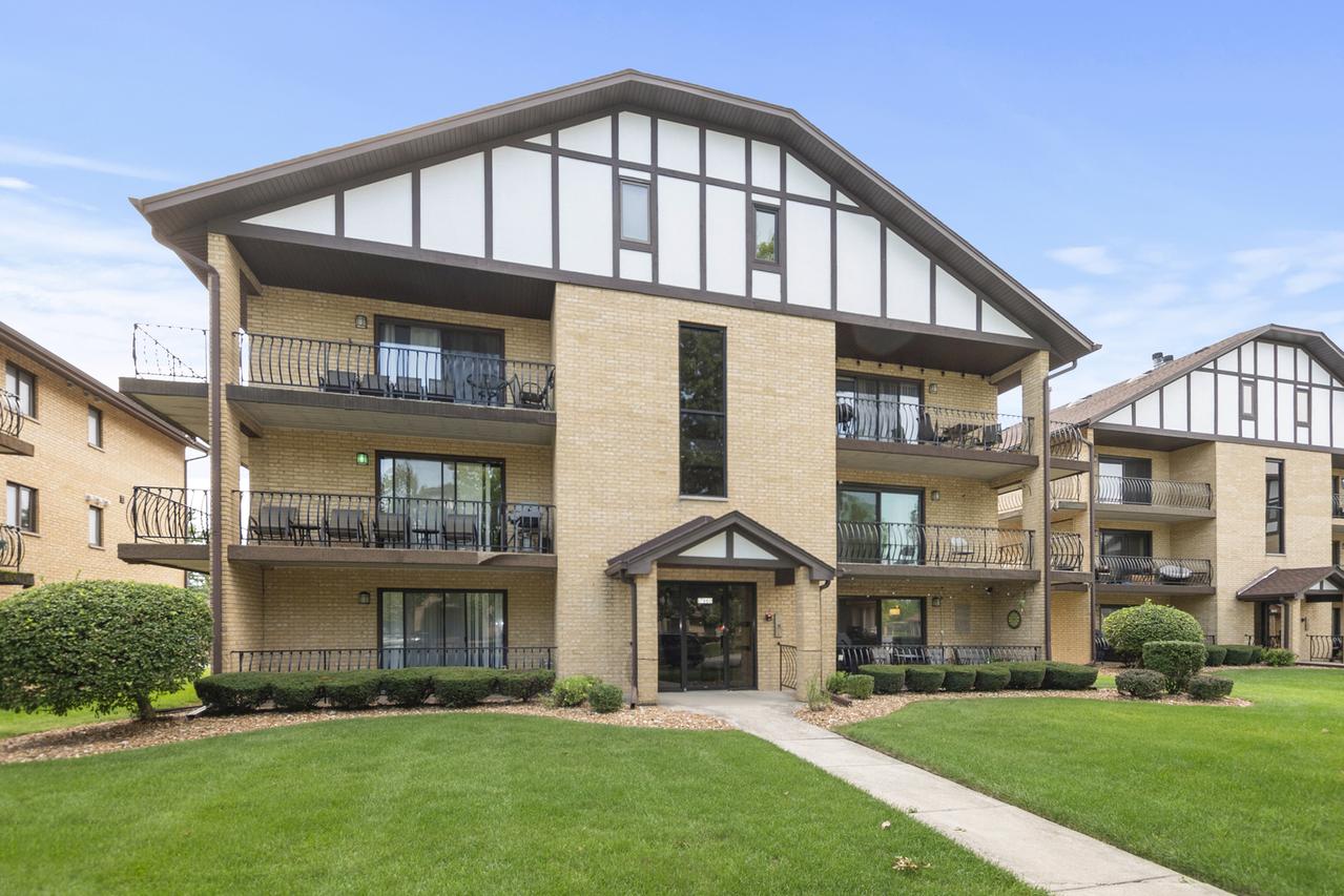 17960 Royal Oak Ct. #1N, Tinley Park, IL 60477
