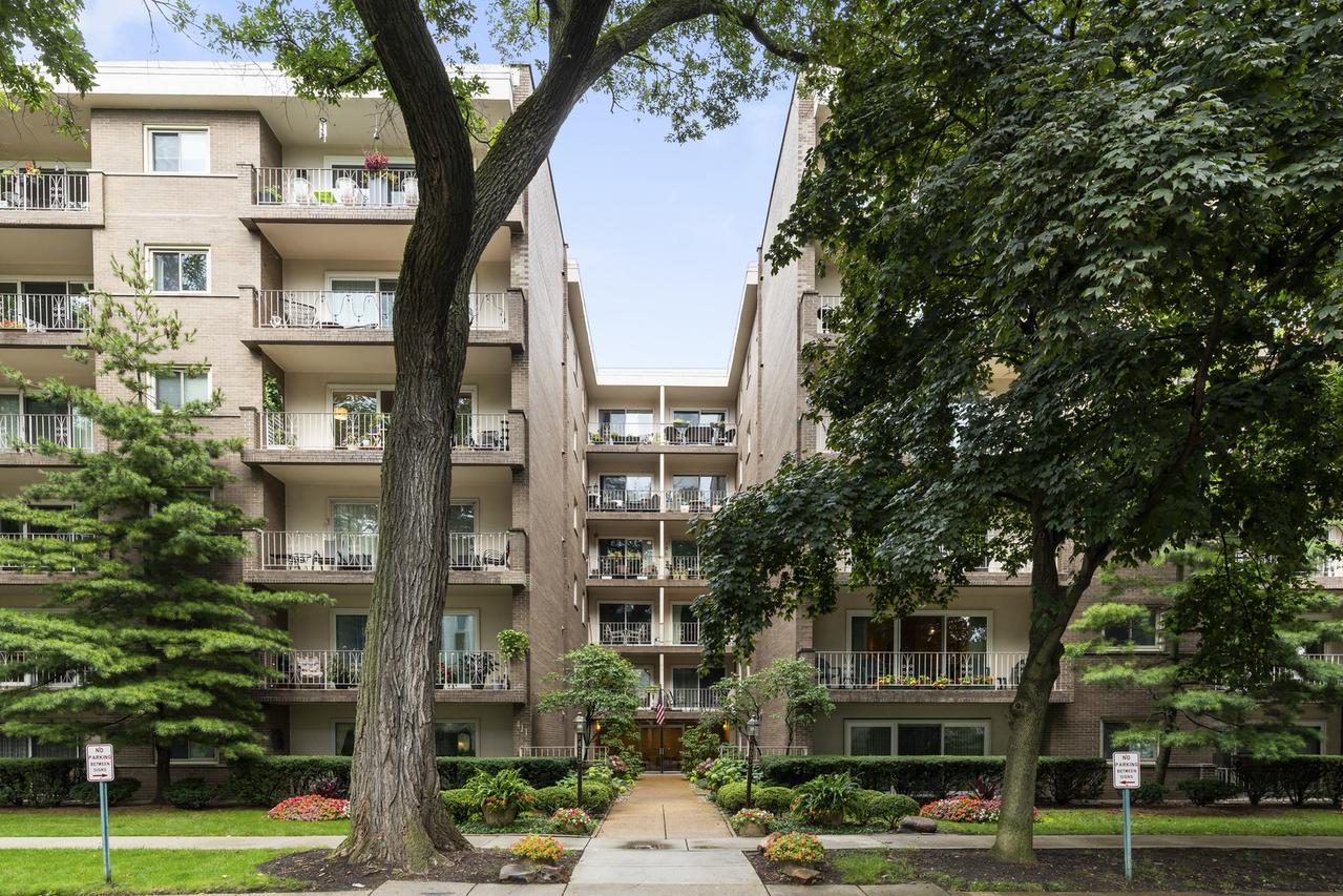 407 Ashland Ave. #5F, River Forest, IL 60305