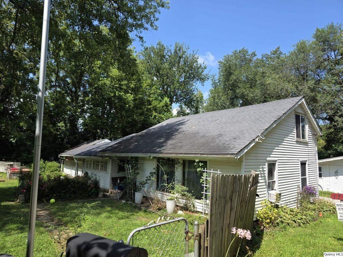 1715 N 4th St., Quincy, IL 62301