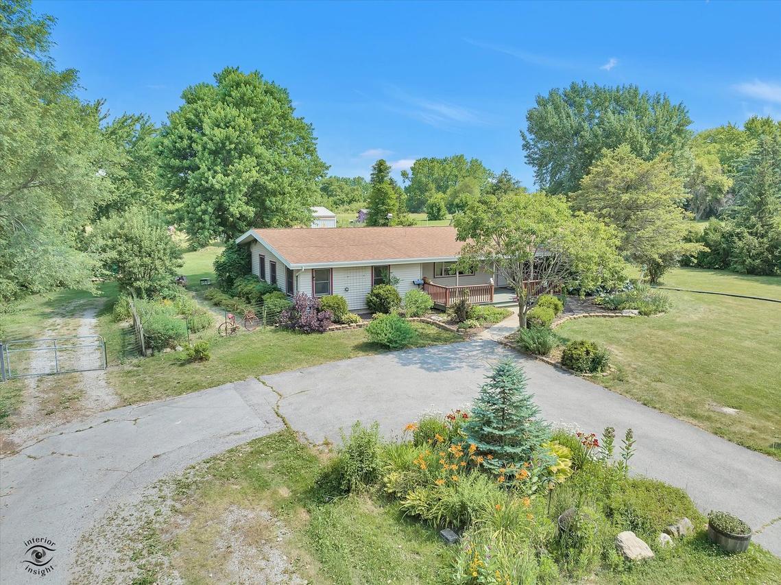 944 E County Line Rd., Grant Park, IL 60940