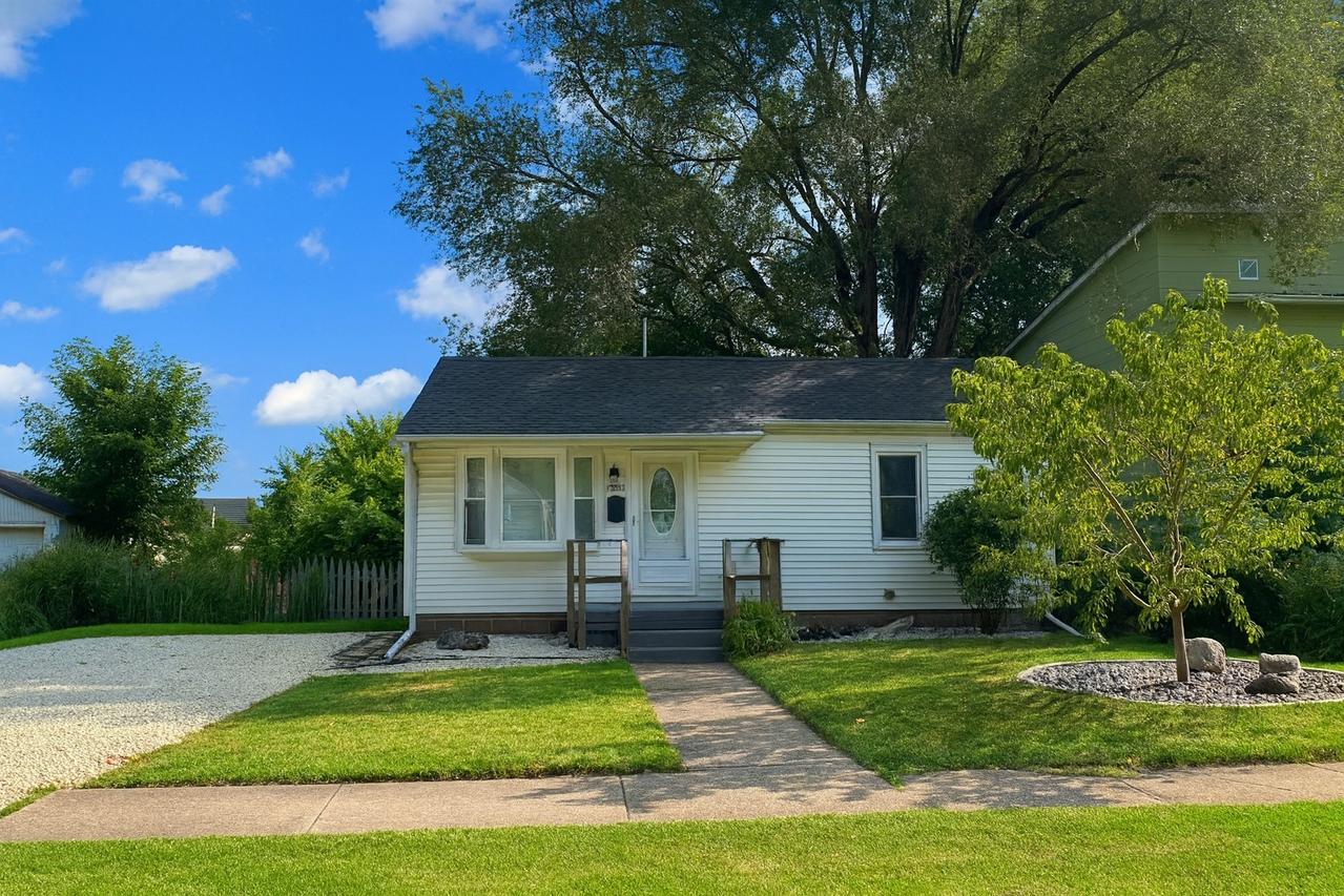 1003 Fairview Ave., Urbana, IL 61801