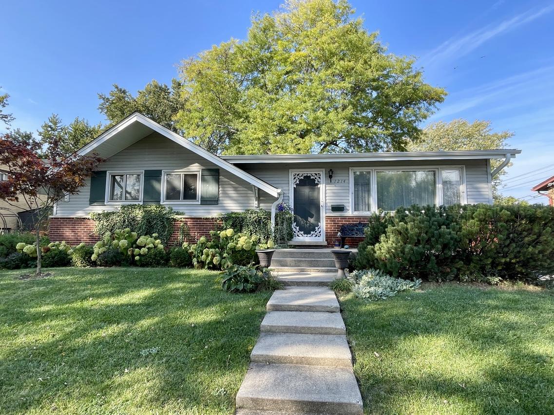 1214 N Crabtree Ln., Mount Prospect, IL 60056