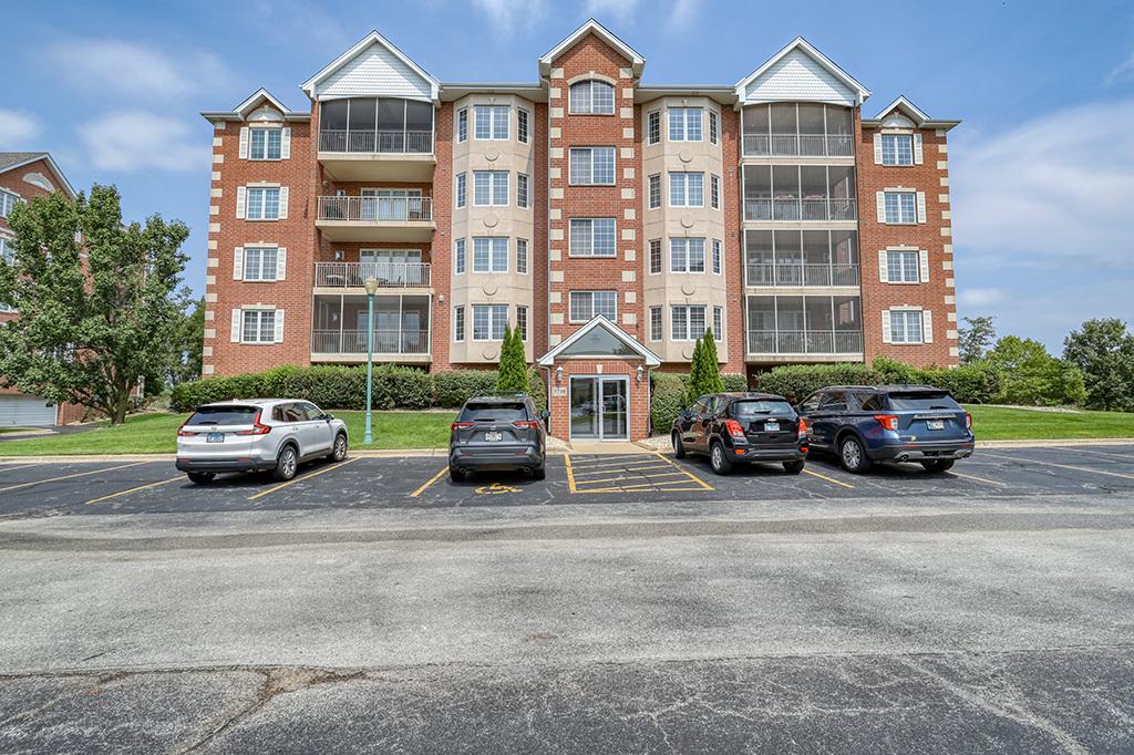 7716 Greenway Blvd. #1SW, Tinley Park, IL 60487