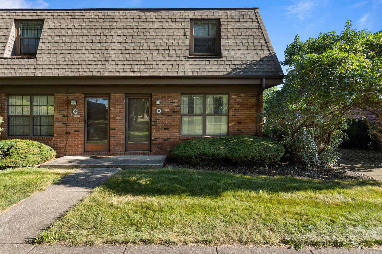 8 Evergreen Cir. #D, Savoy, IL 61874
