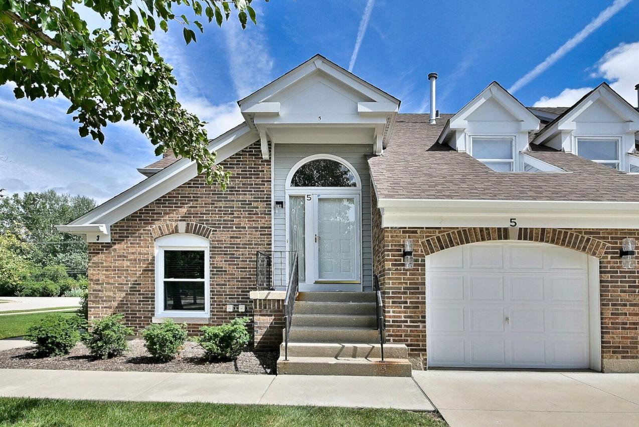5 Willow Pkwy., Buffalo Grove, IL 60089