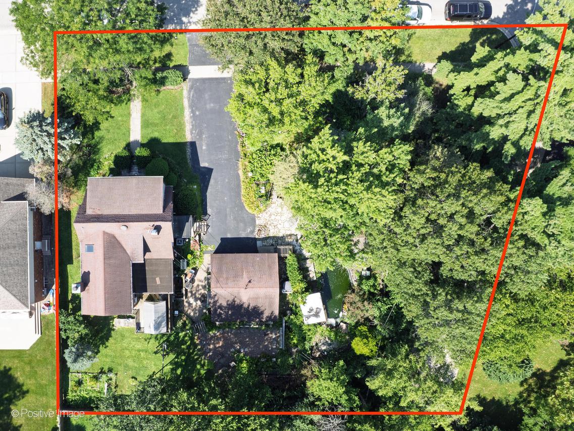 245 Middaugh Rd., Clarendon Hills, IL 60514
