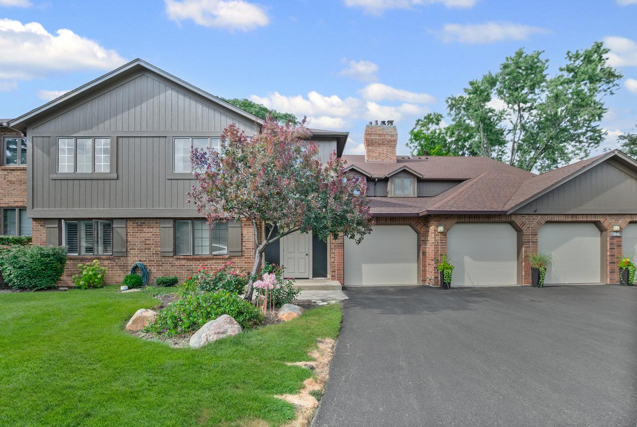 7930 W Lakeview Ct. #2A, Palos Heights, IL 60463