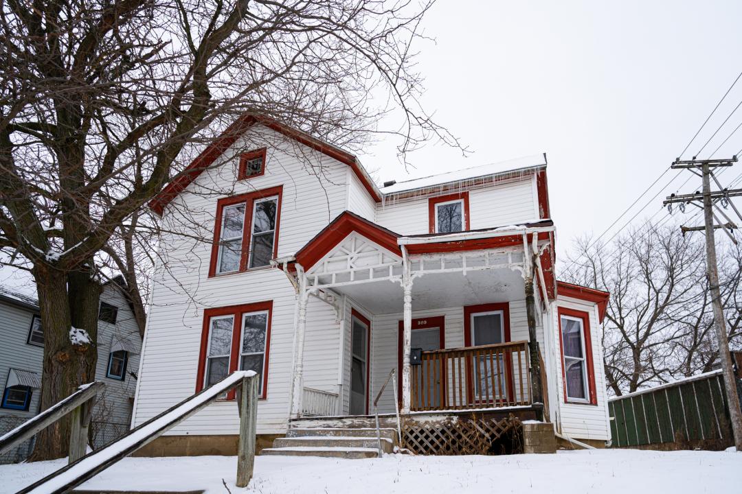 309 S Walnut Ave., Freeport, IL 61032