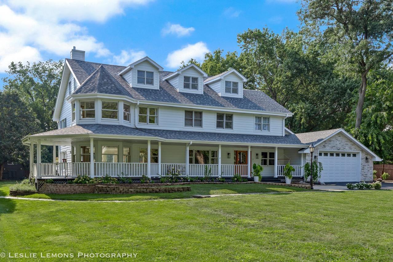 8S452 Bell Dr., Naperville, IL 60565