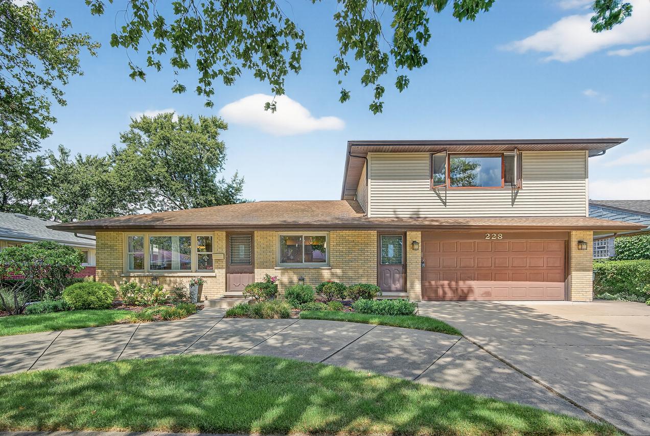 228 E Kathleen Dr., Park Ridge, IL 60068