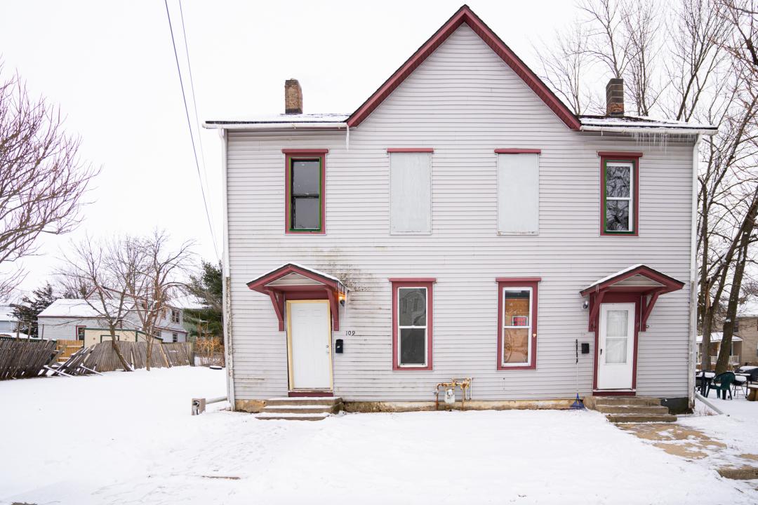 107-109 E Frank St., Freeport, IL 61032