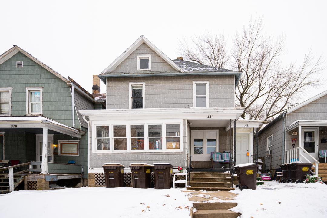 321-323 W Clark St., Freeport, IL 61032