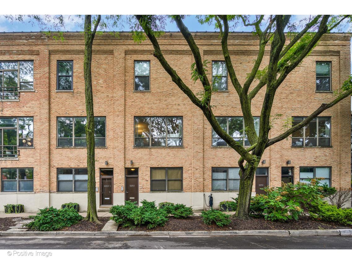 2253 N Wayne Ave. #2B, Chicago, IL 60614