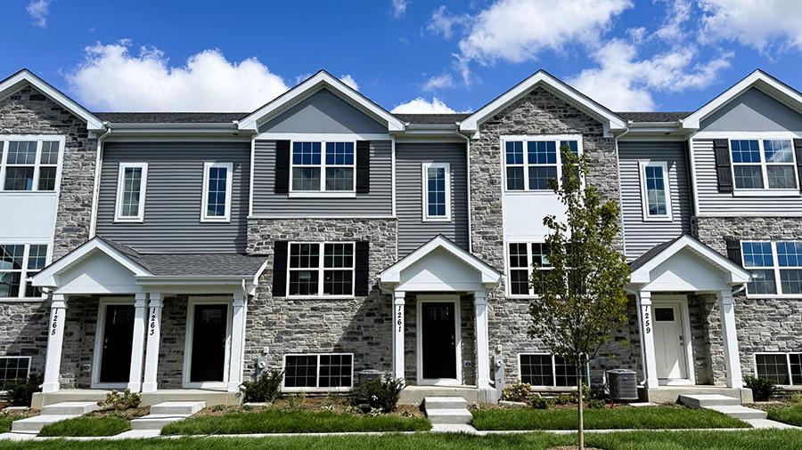 1261 Foxglove Dr., Bartlett, IL 60103