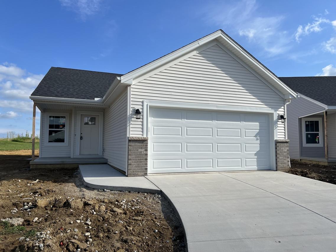 12 Eric Ct., Bloomington, IL 61705