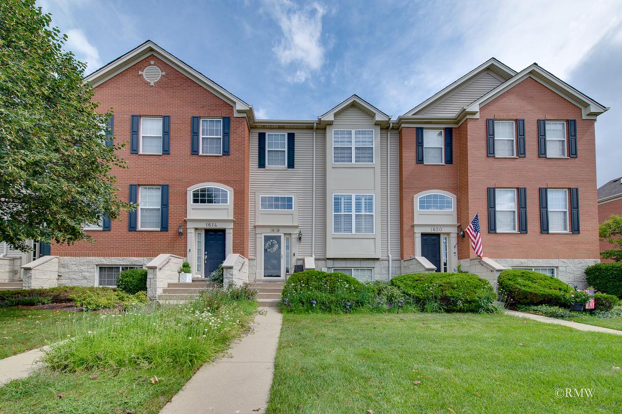 1618 Thornbury Dr. #122-4, Bartlett, IL 60103